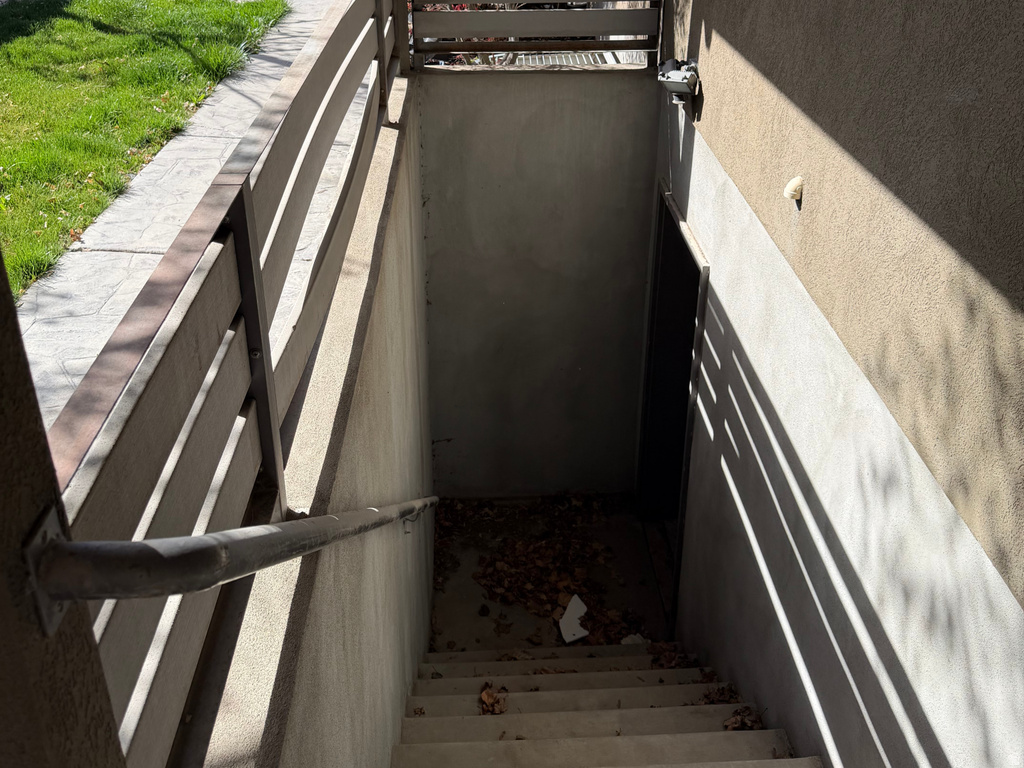 51 W STAUFFER LN Murray, UT 84107