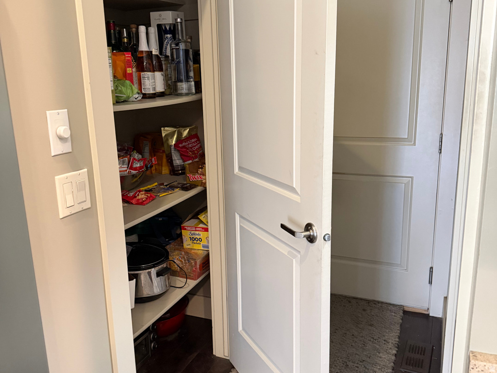 51 W STAUFFER LN Murray, UT 84107