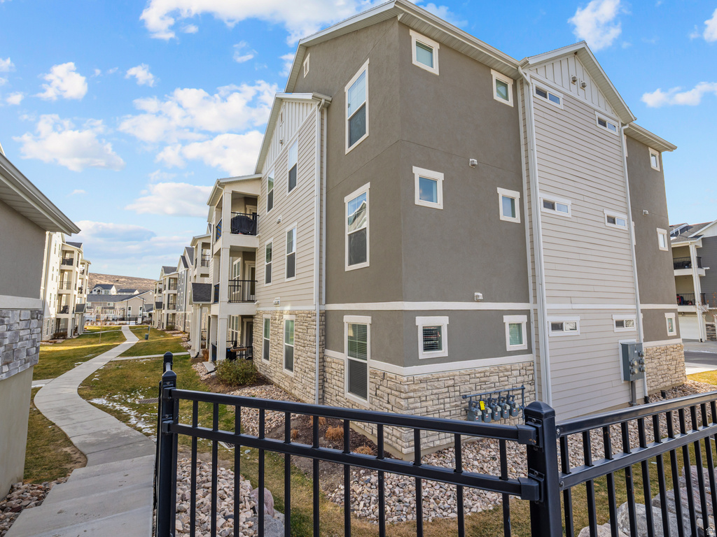 1812 W TERRA VISTA LN #202 Saratoga Springs, UT 84045