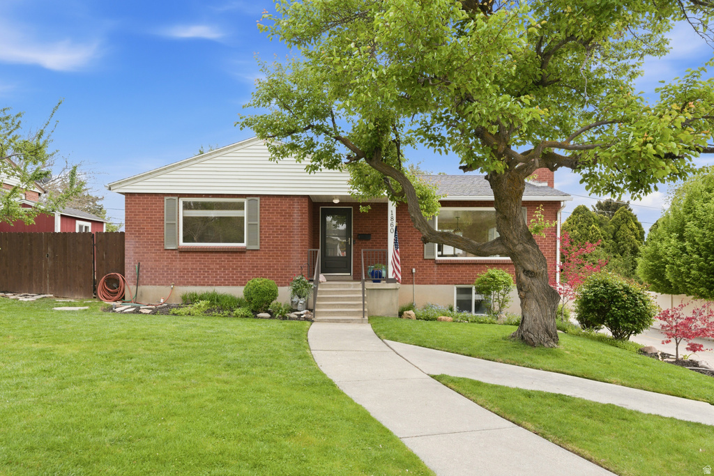 1860 E NORTHWOODSIDE DR Holladay, UT 84124