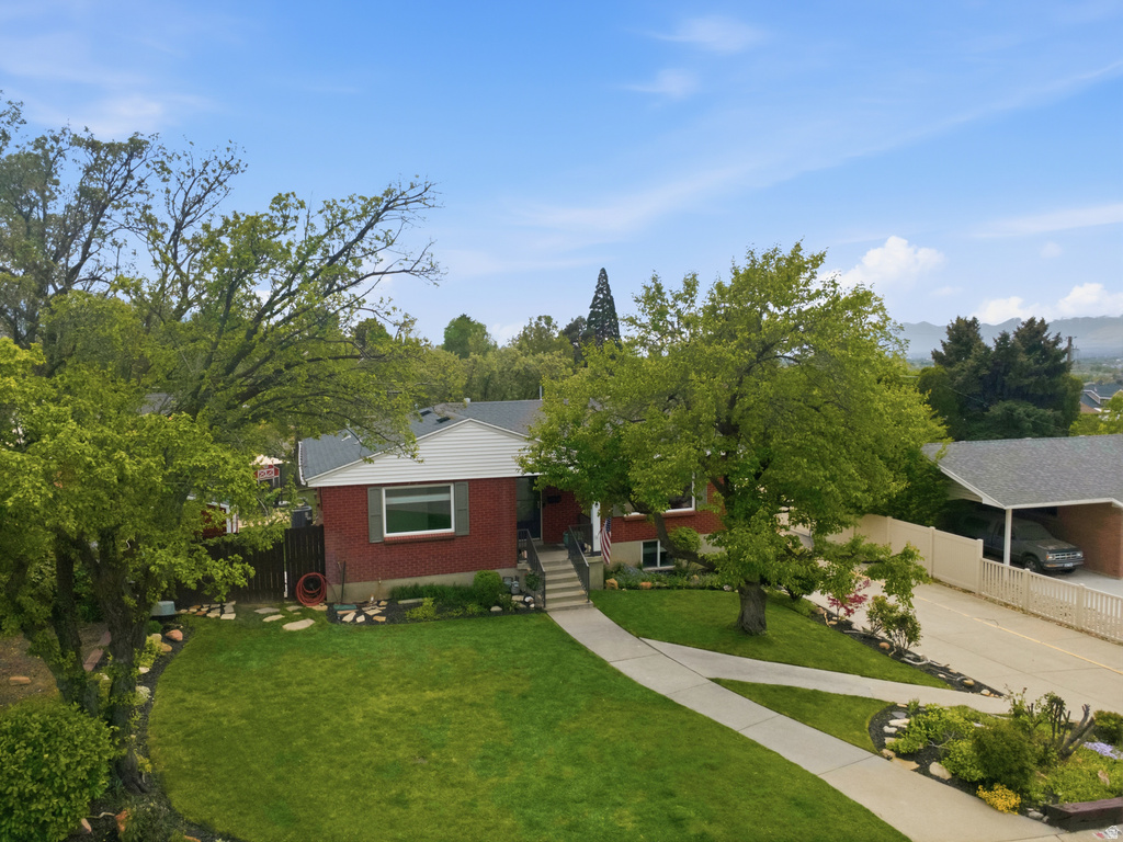 1860 E NORTHWOODSIDE DR Holladay, UT 84124