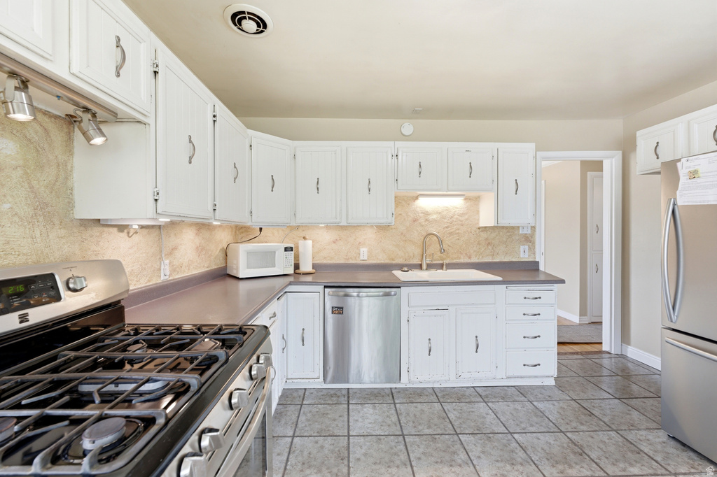 1860 E NORTHWOODSIDE DR Holladay, UT 84124