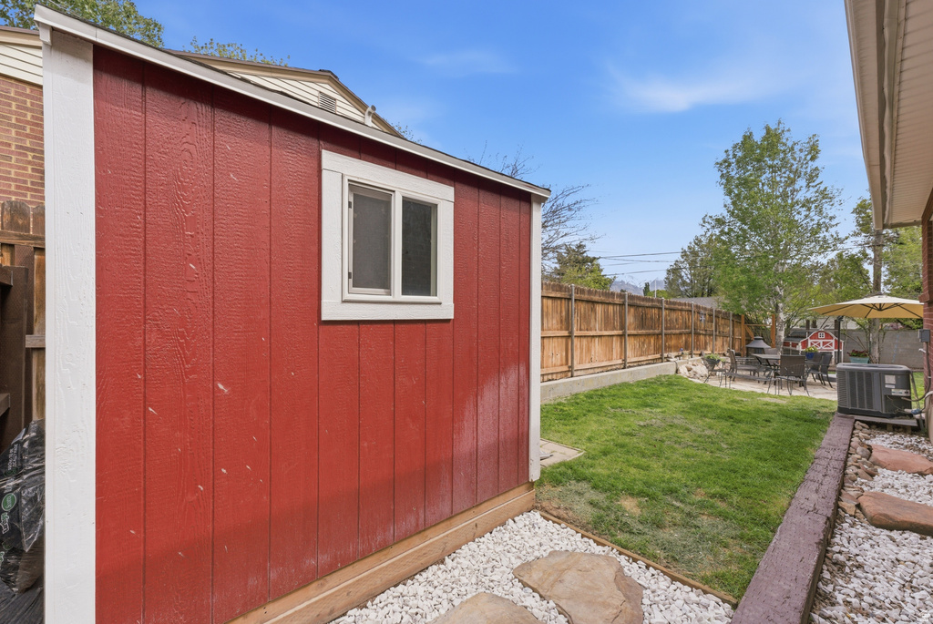 1860 E NORTHWOODSIDE DR Holladay, UT 84124