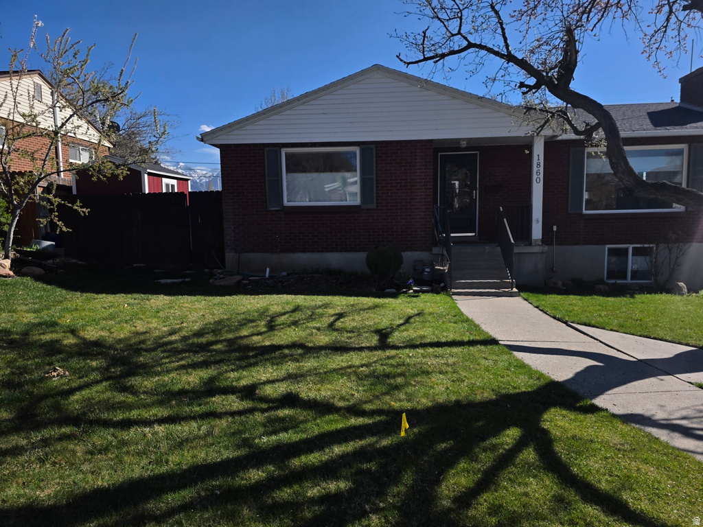 1860 E NORTHWOODSIDE DR Holladay, UT 84124