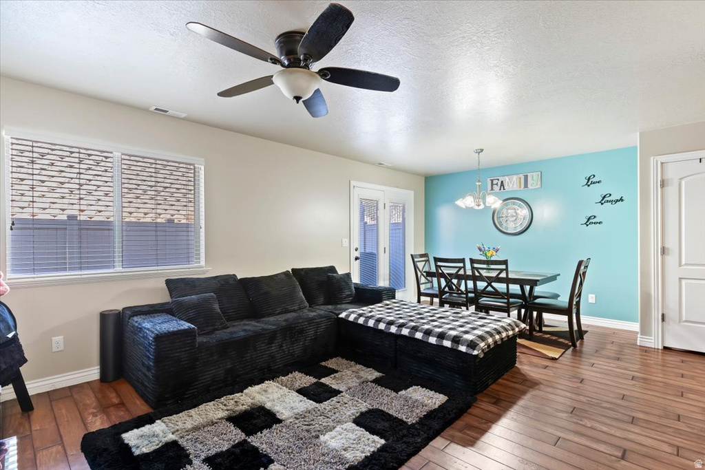 1809 E WHITETAIL DR Layton, UT 84040