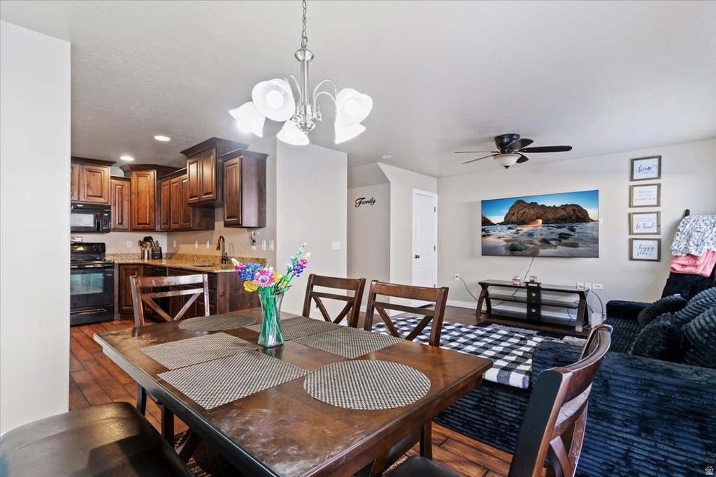 1809 E WHITETAIL DR Layton, UT 84040