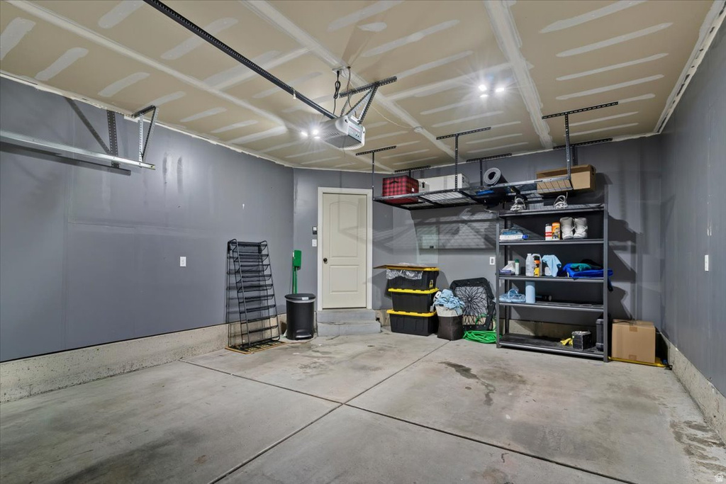 1809 E WHITETAIL DR Layton, UT 84040