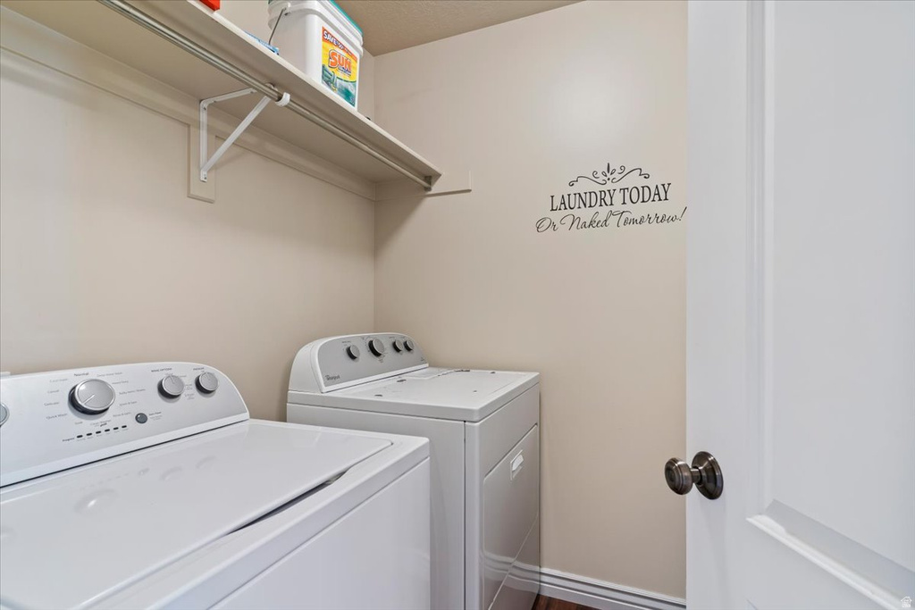 1809 E WHITETAIL DR Layton, UT 84040