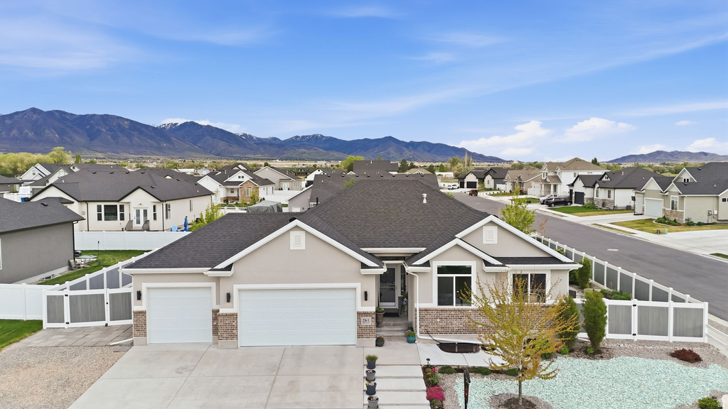 236 E BRIARWOOD LN Stansbury Park, UT 84074