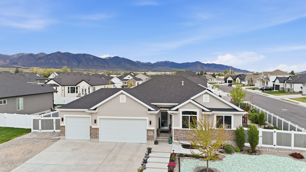236 E BRIARWOOD LN Stansbury Park, UT 84074