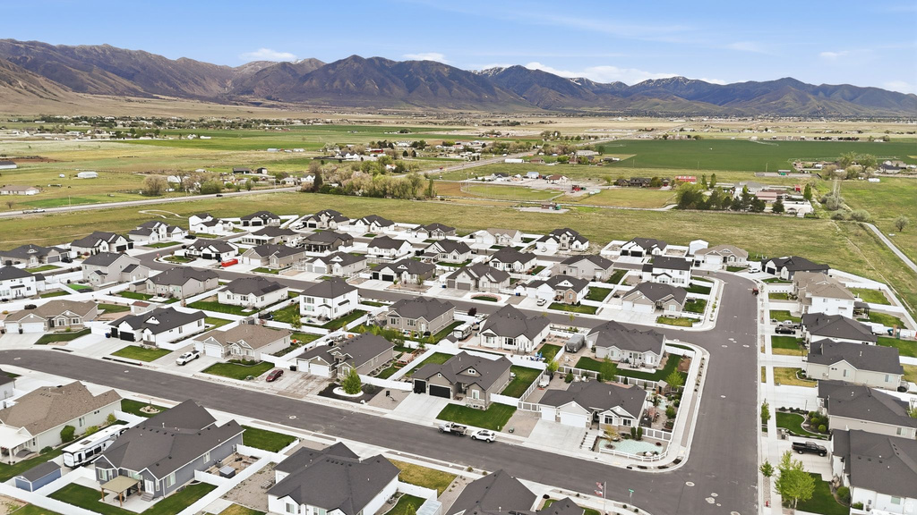 236 E BRIARWOOD LN Stansbury Park, UT 84074
