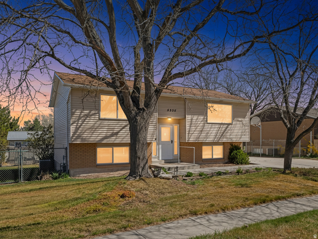 5335 S SYDETTE CIR Taylorsville, UT 84129