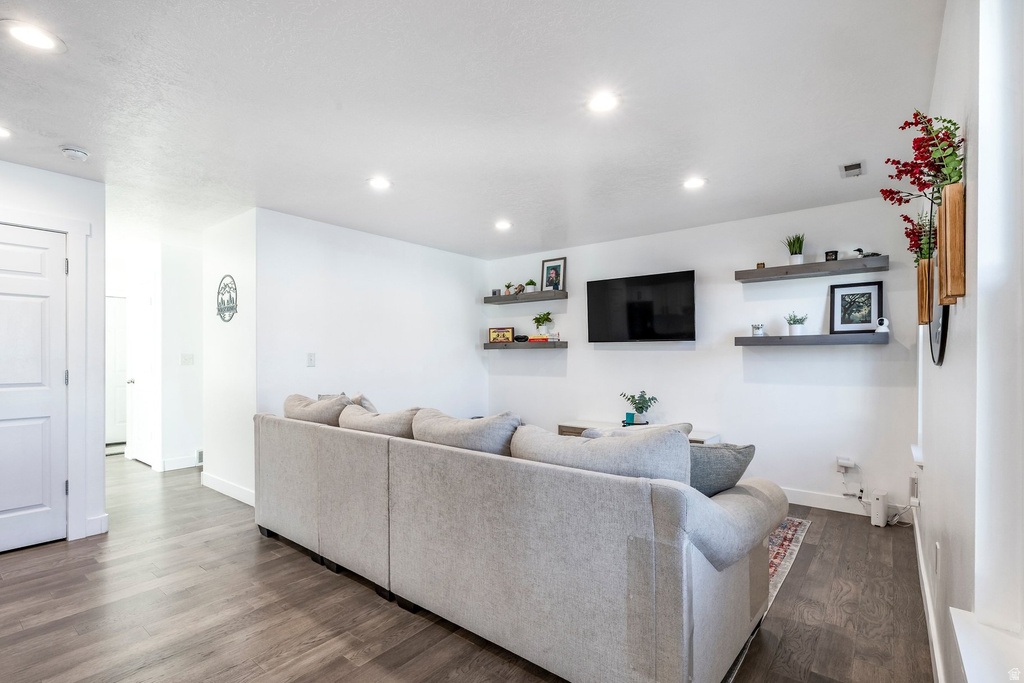 968 S 970 W Woods Cross, UT 84087