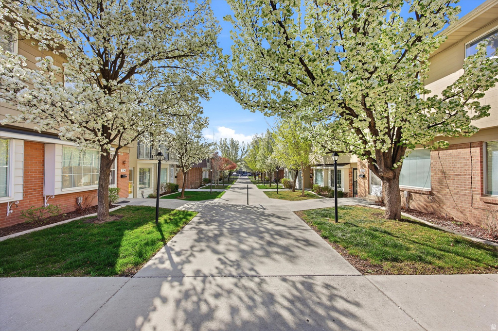 2122 E GEORGETOWN SQ Millcreek, UT 84109