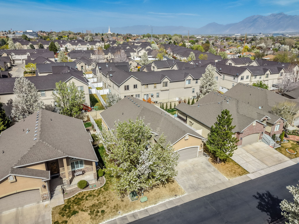 1578 W QUARTZ DR South Jordan, UT 84095