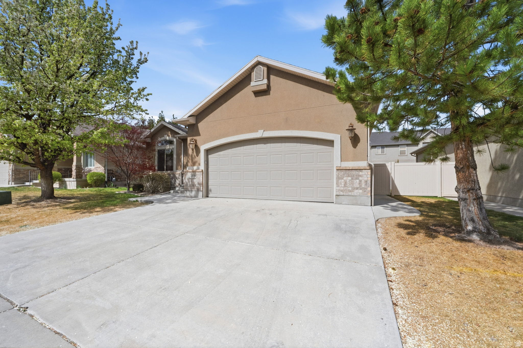 1578 W QUARTZ DR South Jordan, UT 84095