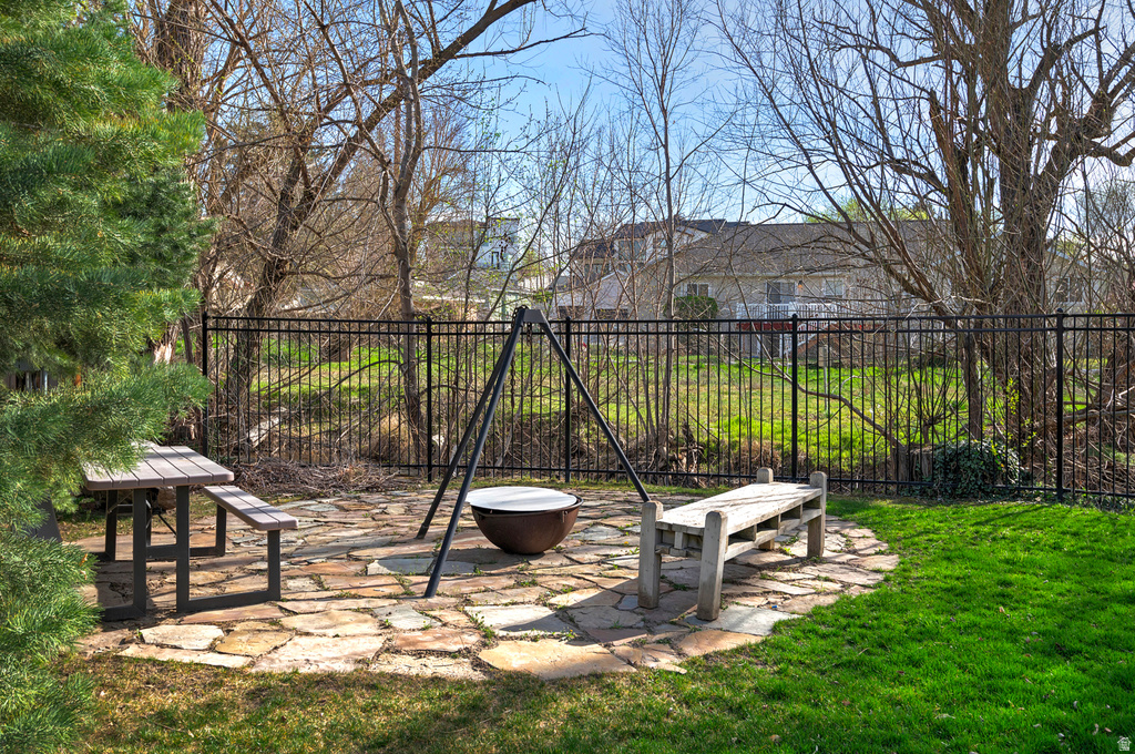 606 E HOLLY HAVEN CIR Murray, UT 84107