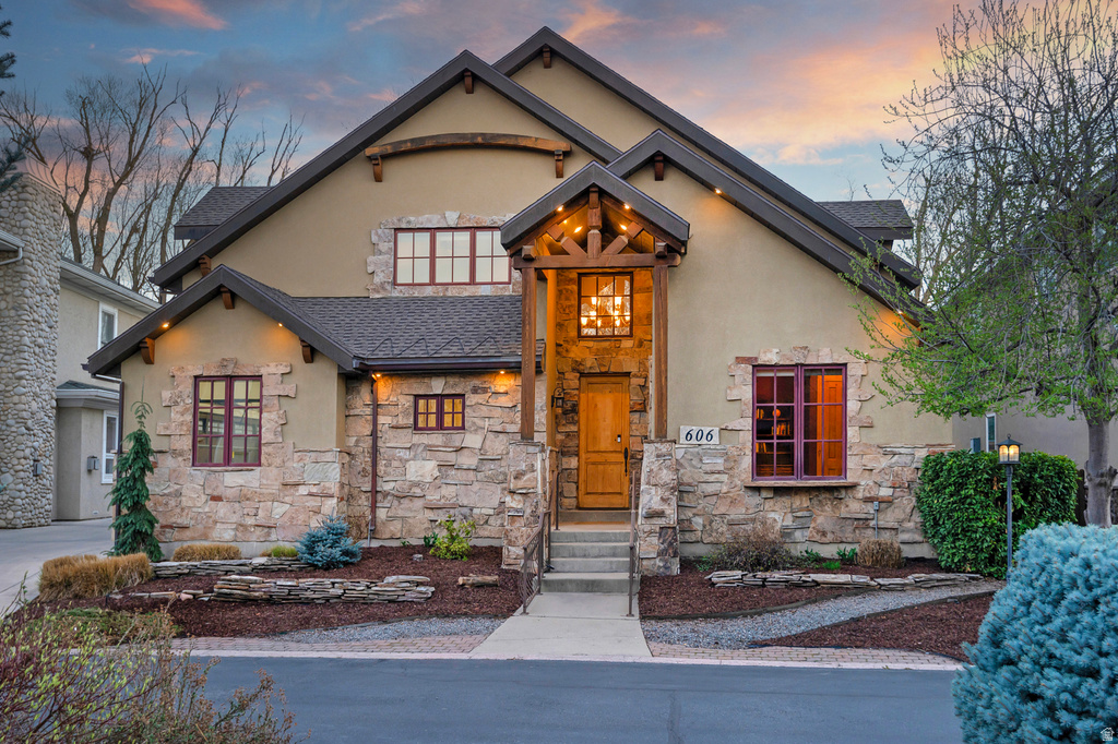 606 E HOLLY HAVEN CIR Murray, UT 84107