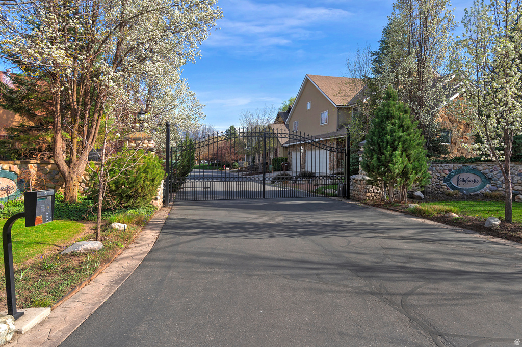 606 E HOLLY HAVEN CIR Murray, UT 84107