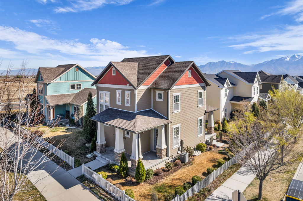 10223 S SPLIT ROCK DR South Jordan, UT 84009