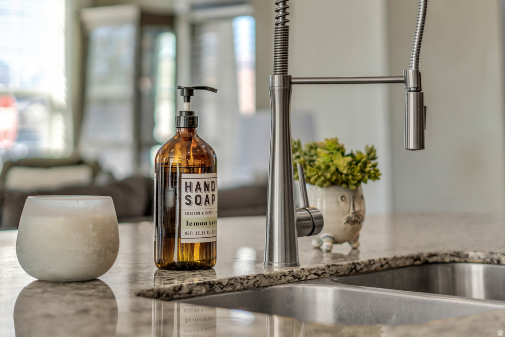 10223 S SPLIT ROCK DR South Jordan, UT 84009