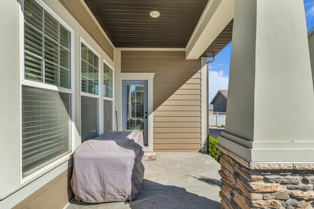 10223 S SPLIT ROCK DR South Jordan, UT 84009