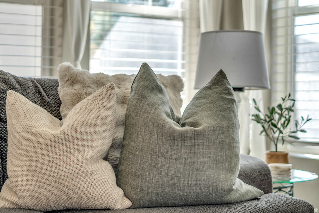 10223 S SPLIT ROCK DR South Jordan, UT 84009