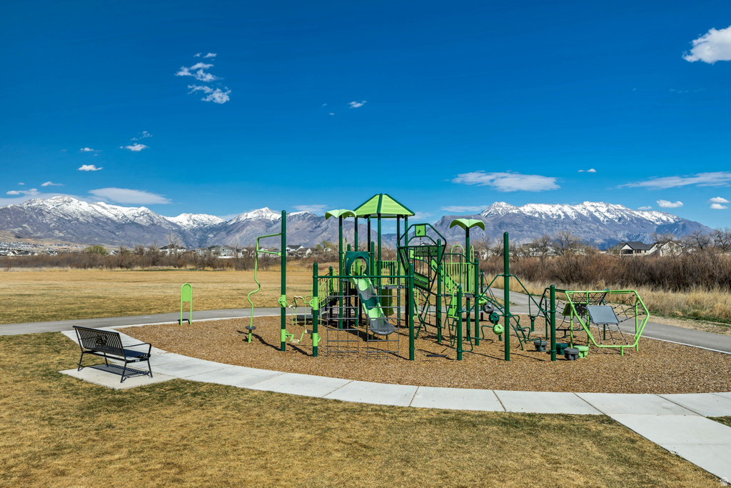 880 N HERMAN DR Lehi, UT 84048