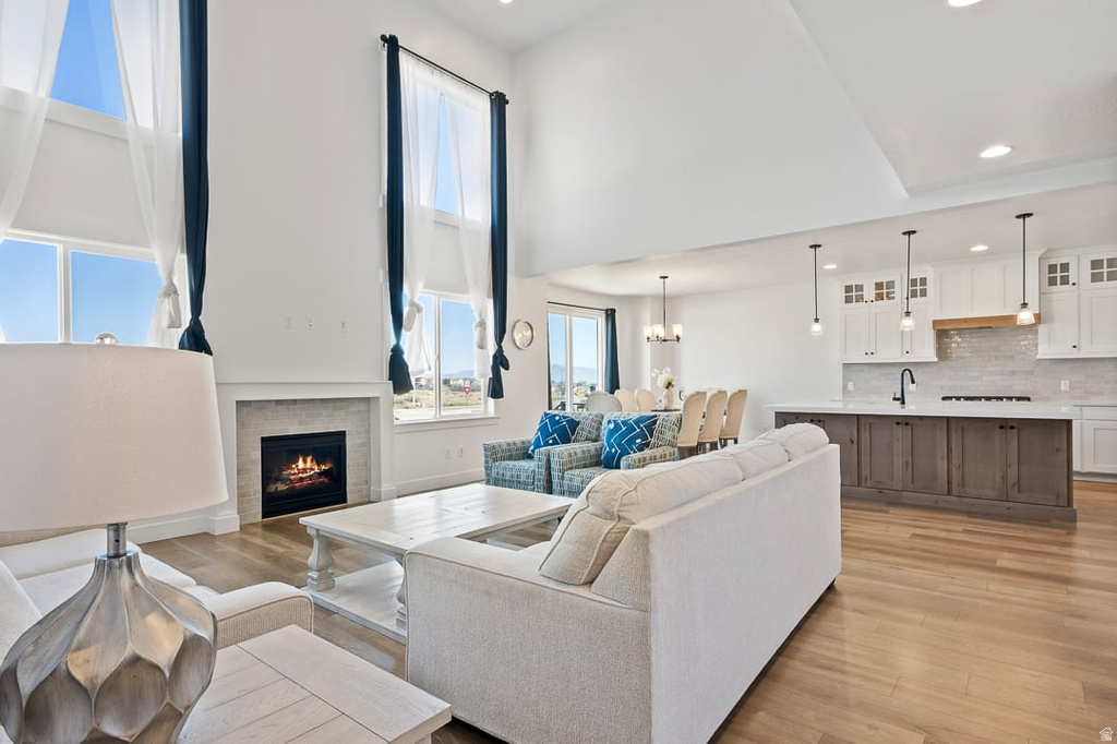 7094 W MOOREPARK PL West Jordan, UT 84081