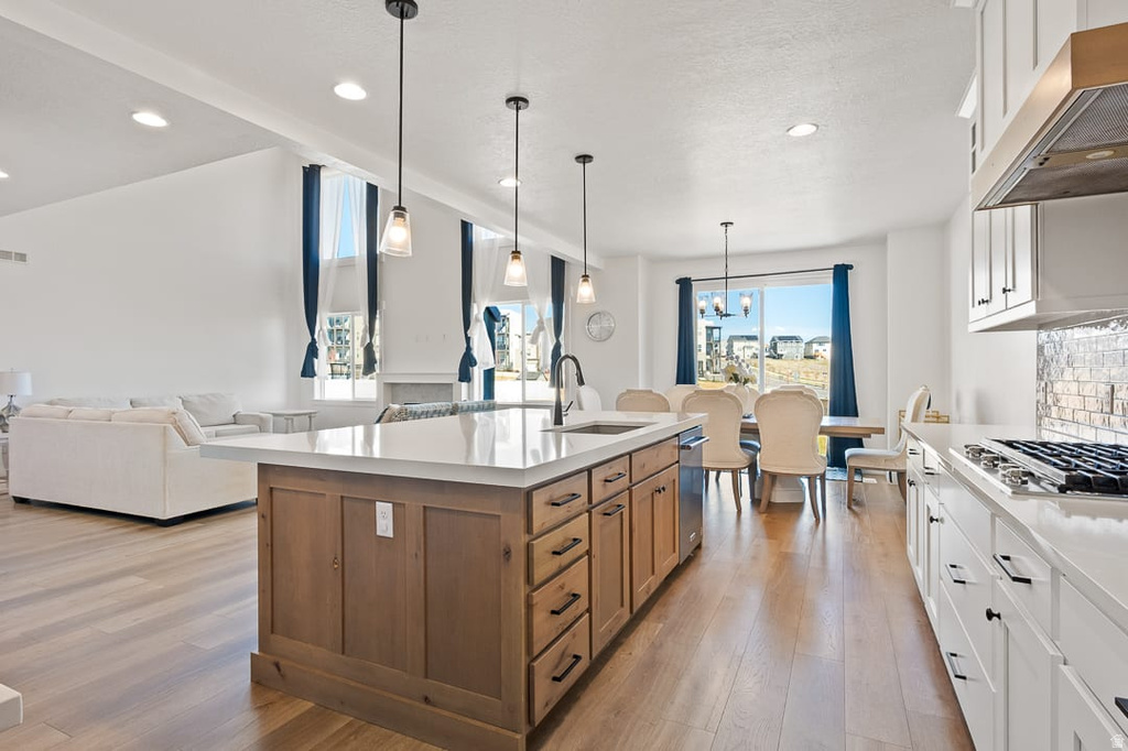 7094 W MOOREPARK PL West Jordan, UT 84081