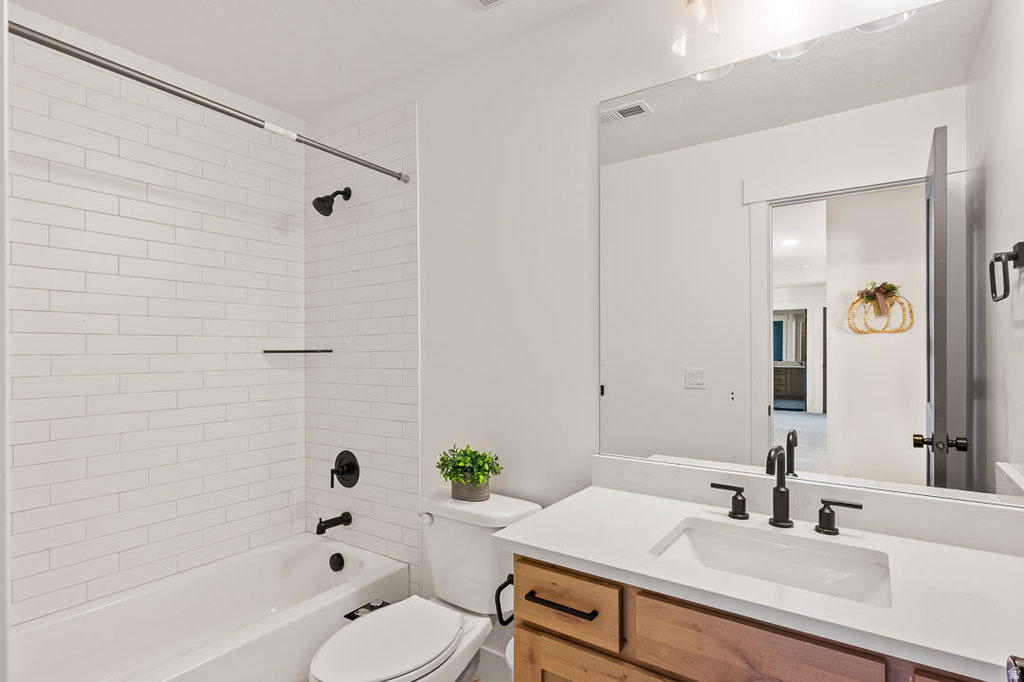 7094 W MOOREPARK PL West Jordan, UT 84081