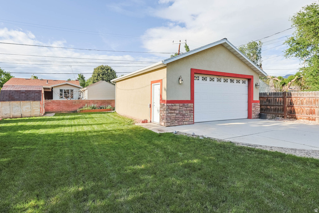 825 E HUDSON AVE Salt Lake City, UT 84106