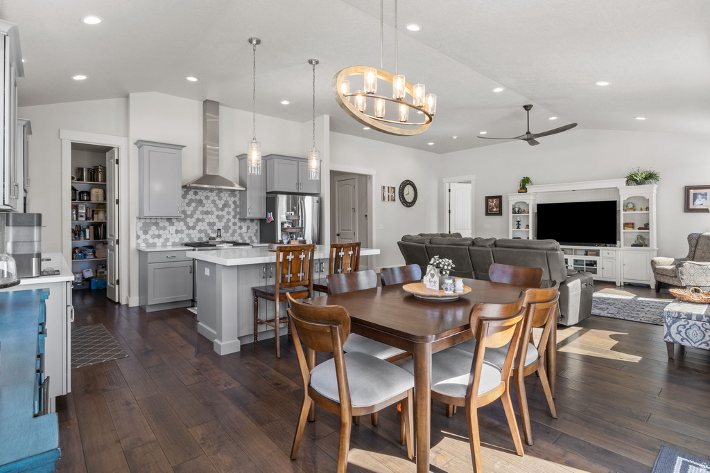 3443 W HARVESTWOOD LN Riverton, UT 84065