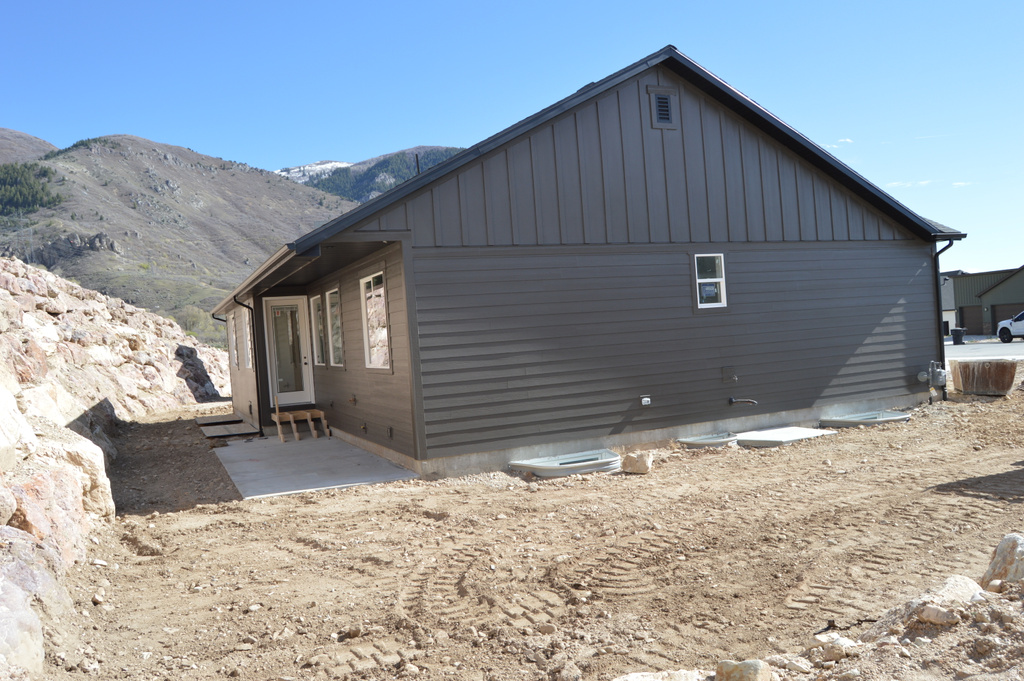 3038 N MOUNTAIN RD #215 North Ogden, UT 84414