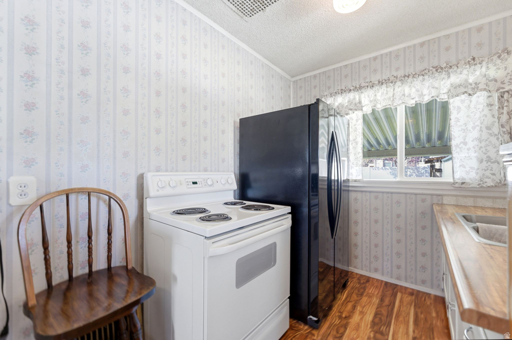 10306 S APEX RD Copperton, UT 84006