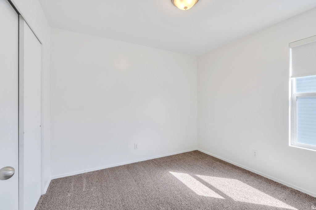 182 E APARICIO DR Tooele, UT 84074