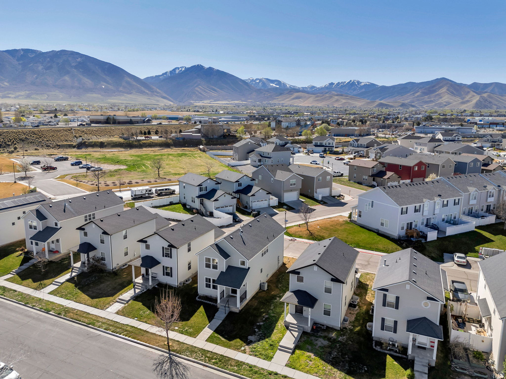 182 E APARICIO DR Tooele, UT 84074