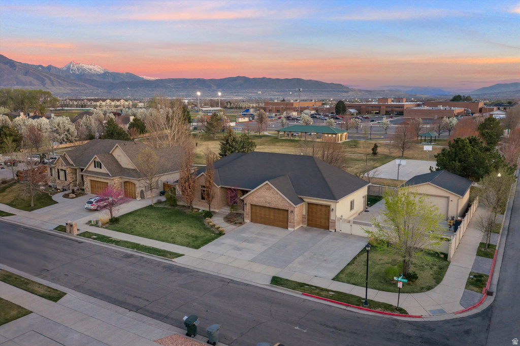 2182 W COPPER KING LN South Jordan, UT 84095