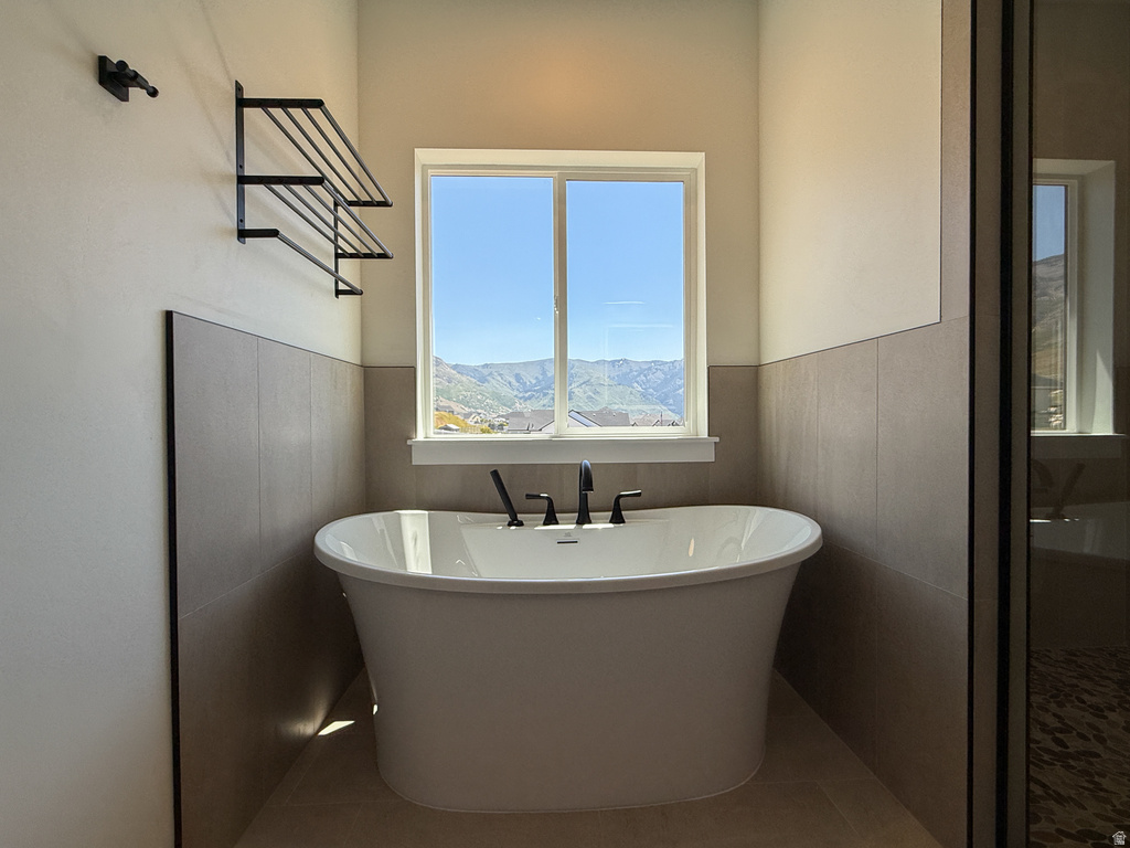 764 E MOUNTAIN RD North Ogden, UT 84414