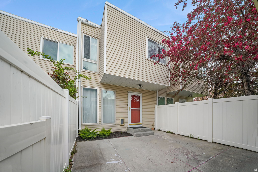 5191 S GRAVENSTEIN PARK Murray, UT 84123