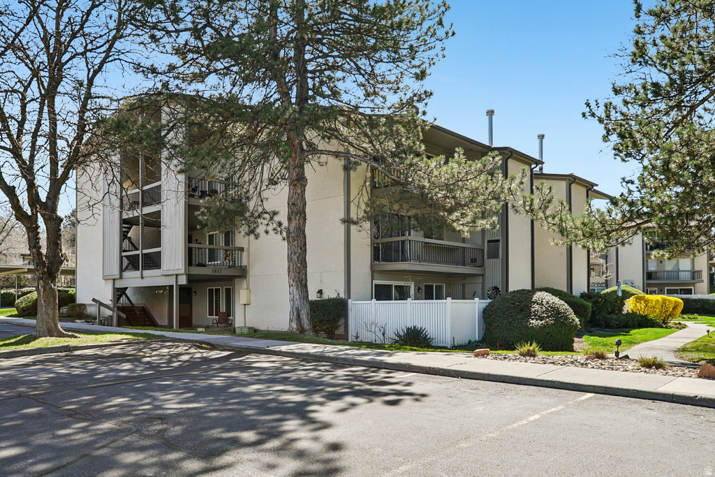 5832 S WATERBURY WAY #J Murray, UT 84121