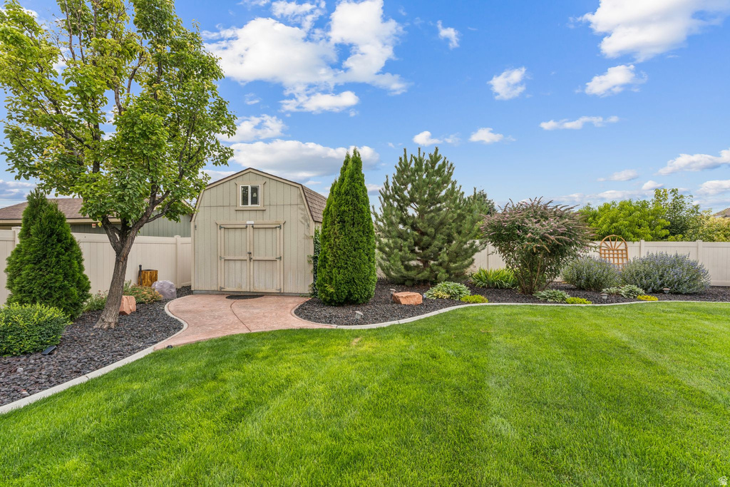 5531 N PONDEROSA LN Stansbury Park, UT 84074