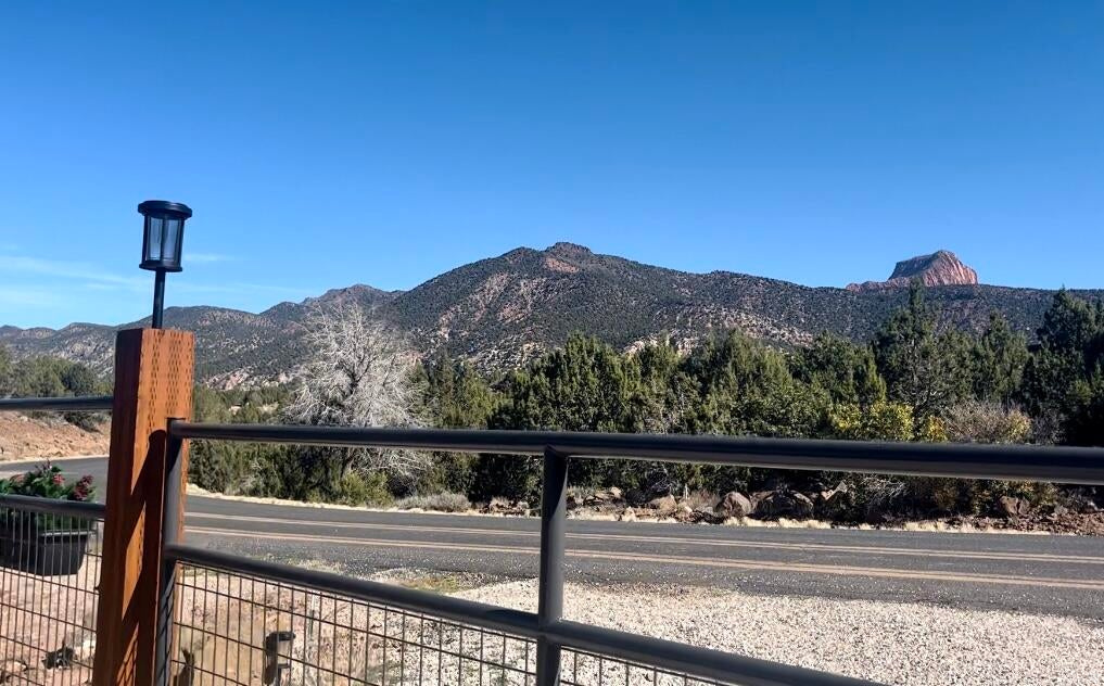 3842 S C ANYON CV New Harmony, UT 84757