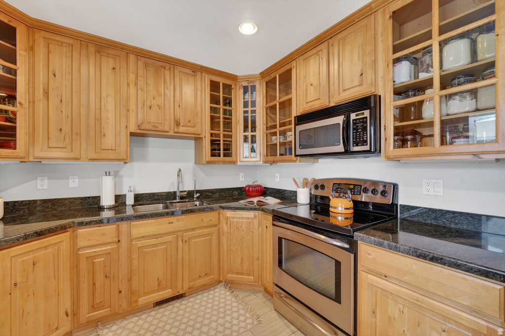 2400 E 6660 S Cottonwood Heights, UT 84121