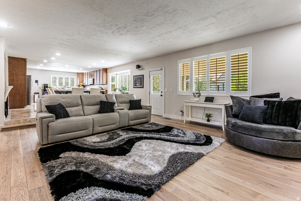 2148 E PINECREST LN Sandy, UT 84092