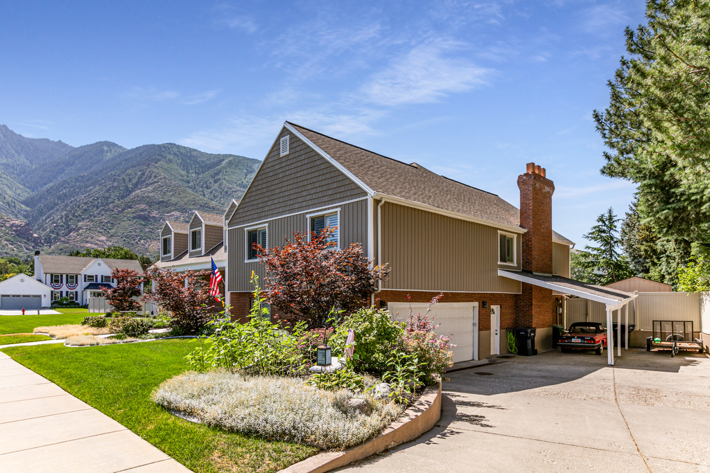 2148 E PINECREST LN Sandy, UT 84092