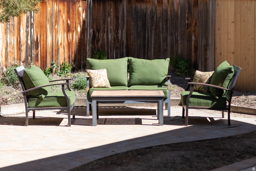 384 E ST Salt Lake City, UT 84103