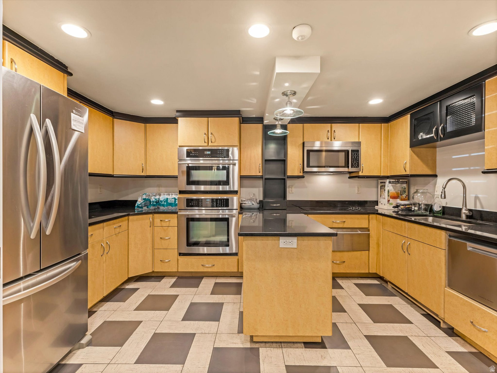 123 E 2ND AVE #P2 Salt Lake City, UT 84103