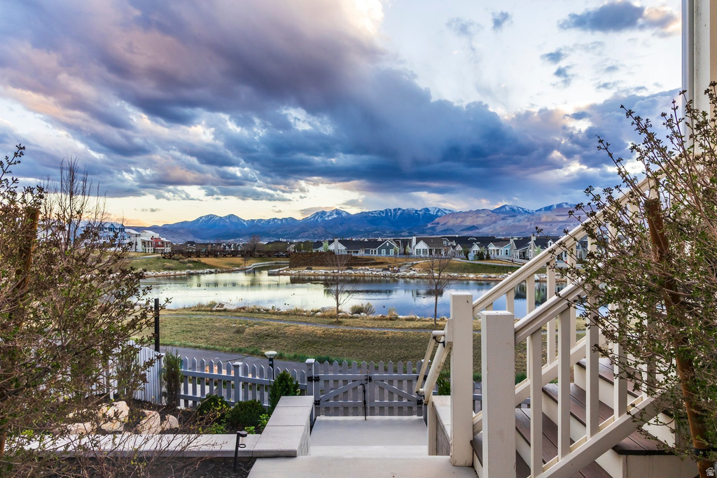 10962 S PADDLE BOARD WAY South Jordan, UT 84009