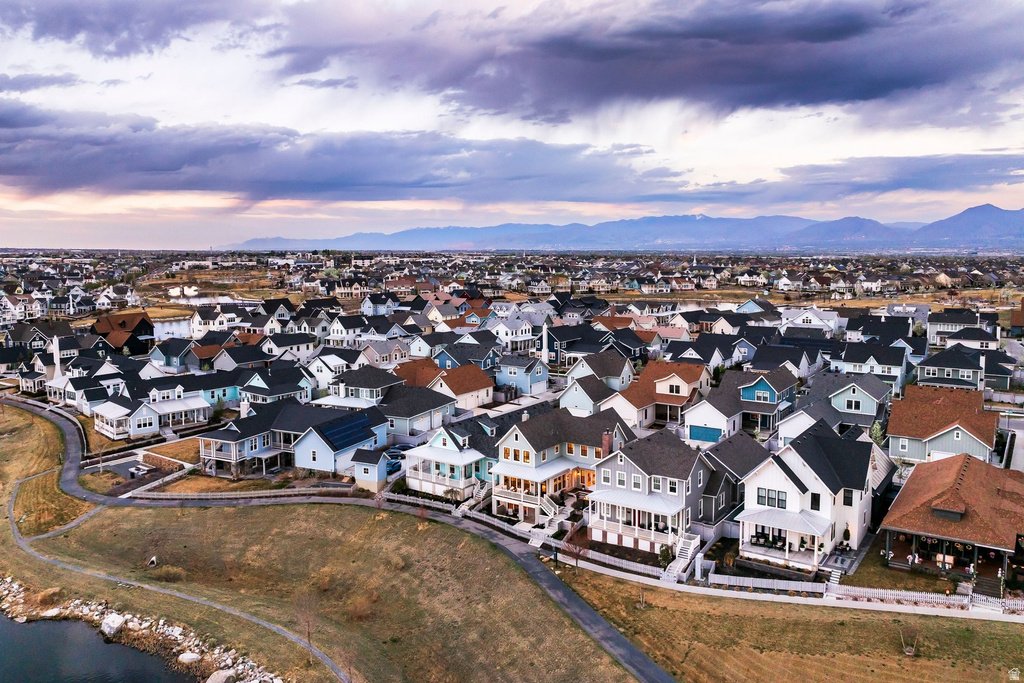 10962 S PADDLE BOARD WAY South Jordan, UT 84009